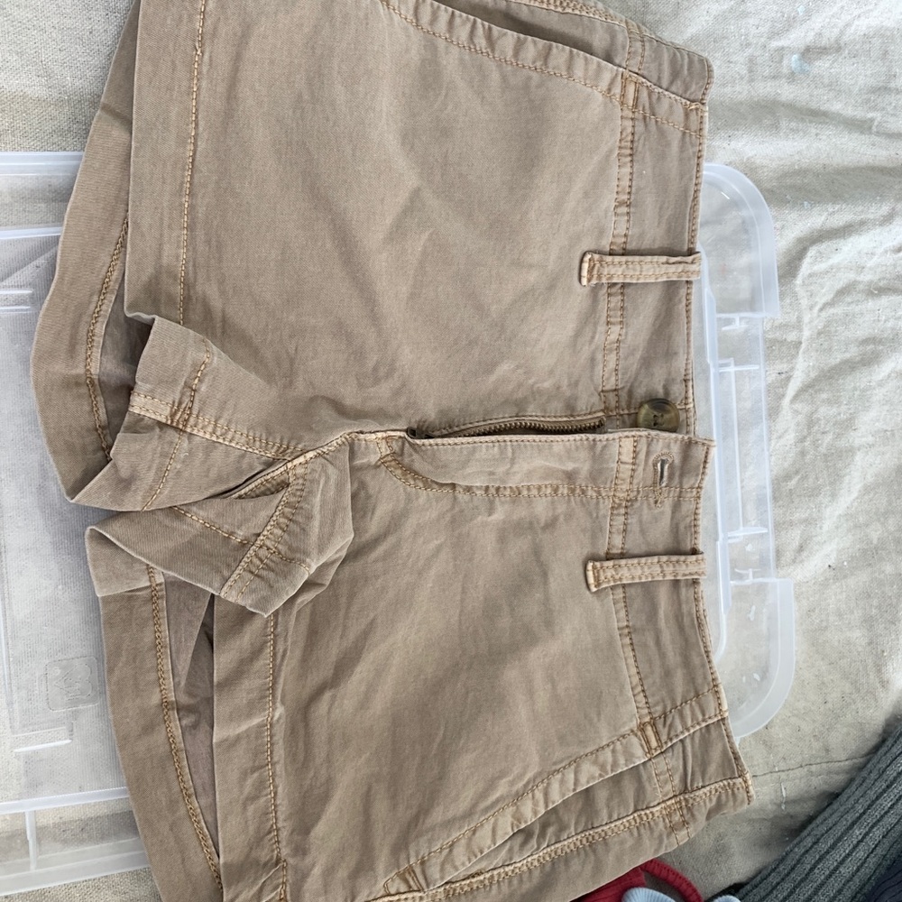 00 american eagle khaki shorts